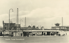 4365 Gezicht op de Leidseveertunnel te Utrecht.N.B. De naam Leidseveertunnel is pas op 28 november 1953 verleend.